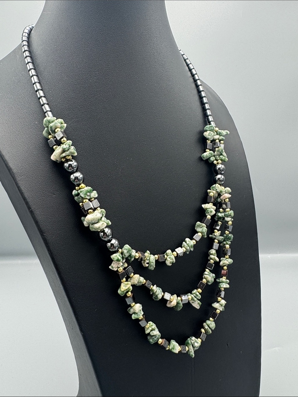 Green Multi-Strand Gemstone Necklace - Picture 2 of 4